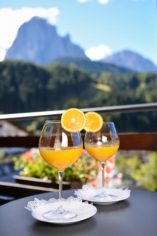 Vitalhotel Dosses Santa Cristina Val Gardena Eksteriør billede